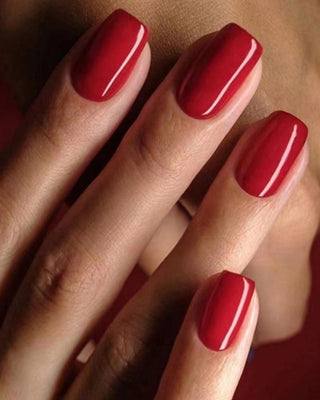 PLAIN GLOSSY NAILS